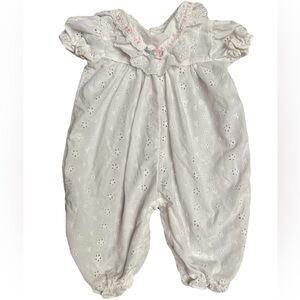 Vintage Baby Girl White Eyelet lace one piece 1980s size 0-6 mos / 14 lbs cotton